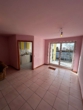 Wohnzimmer - Helle 1,5-Zimmer-Wohnung mit schönem Balkon und Tiefgaragenstellplatz in Toplage am Ulmer Eselsberg