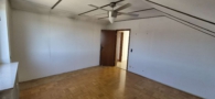 Schlafzimmer - Wohnen über zwei Ebenen: Helle 3,5-Zimmer-Maisonette mit Dachterrasse und Münsterblick