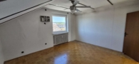 Schlafzimmer - Wohnen über zwei Ebenen: Helle 3,5-Zimmer-Maisonette mit Dachterrasse und Münsterblick