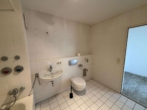 Badezimmer - 2-Zimmer-Wohnung mit TG-Stellplatz auf dem Eselsberg!!