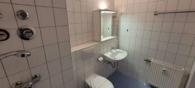 Badezimmer - Schönes helles 1-Zimmer- Appartement im 4.OG der Seniorenresidenz Friedrichsau!